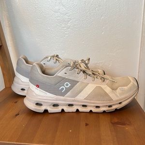 On Cloudrunner Womens size 9.5